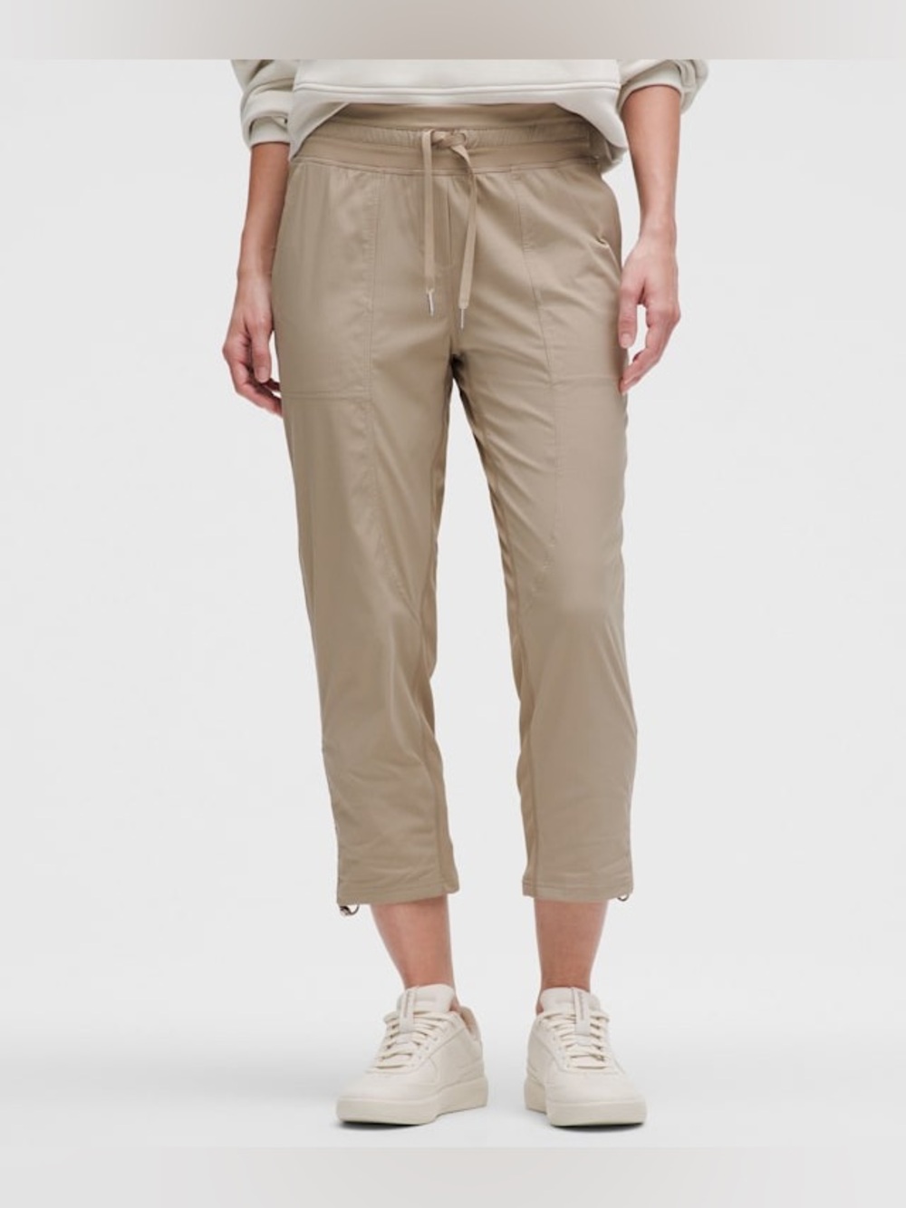 Lululemon like new Dance Studio Mid-Rise Cropped Pant size 6